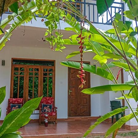 Gimhana Homestay Сігірія Екстер'єр фото